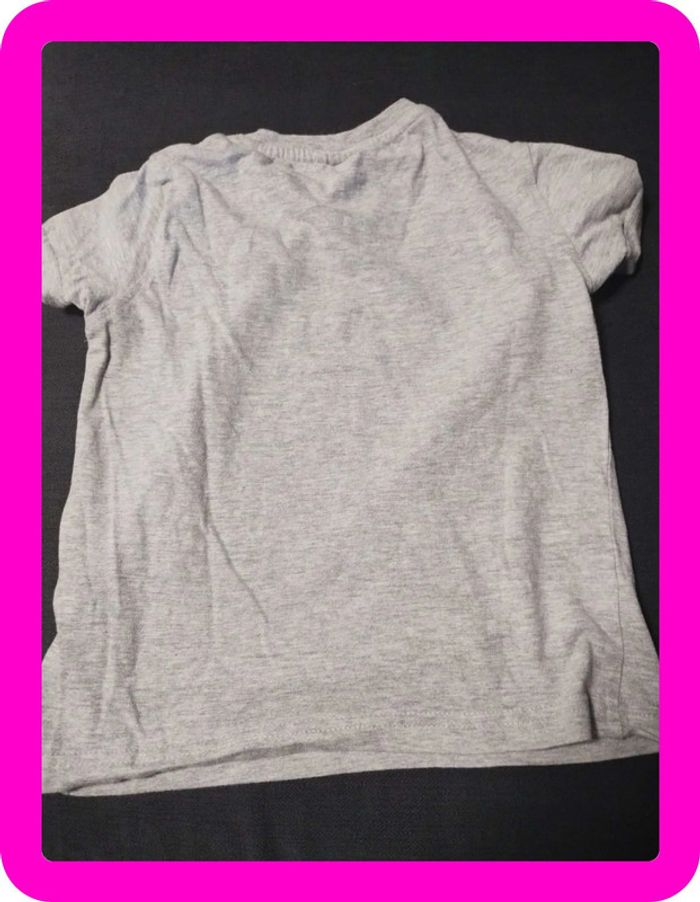 Tee-shirt 6 ans star wars en très bon état - photo numéro 2