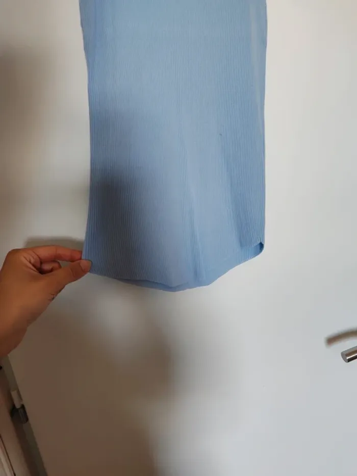 Top bleu - photo numéro 2
