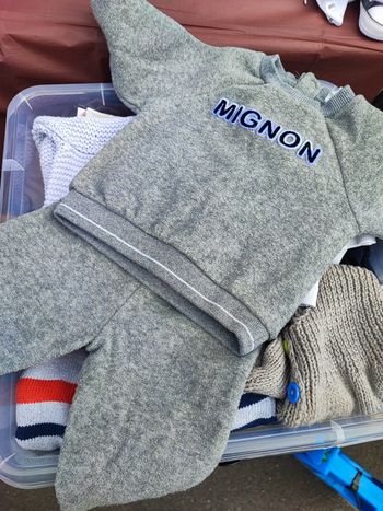 Lot de 50 pulls 0-12 mois