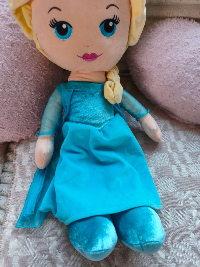 P peluche reine des neiges - photo numéro 2