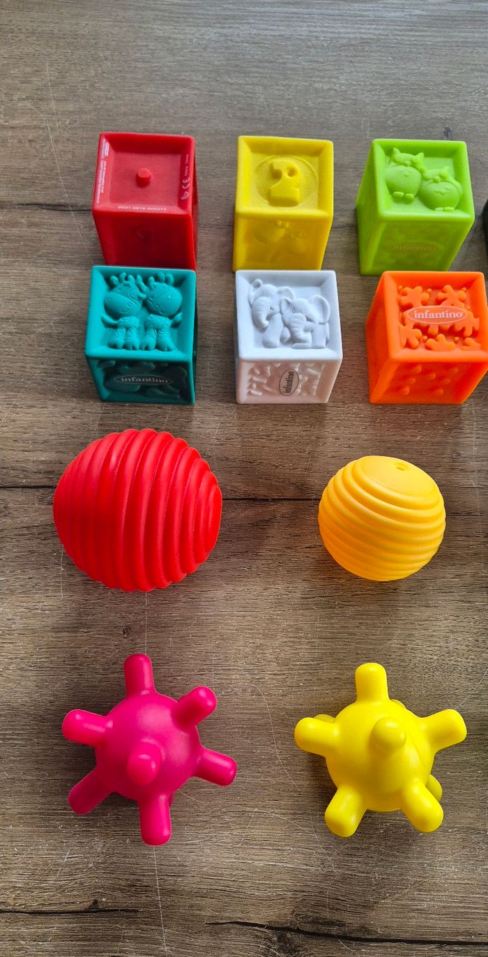 Lot cubes et balles sensorielles - photo numéro 2