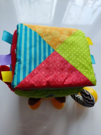 Cube d'activités en tissu VTech