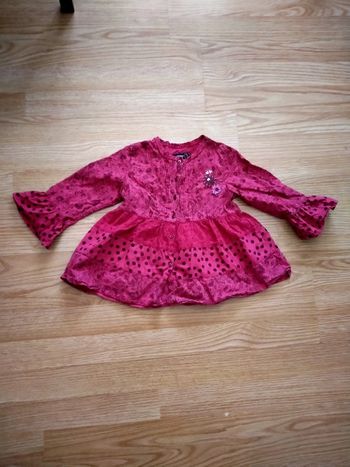 Blouse rose. Fleurs et pois. Filles . Jean Bourget.
Taille 3 ans