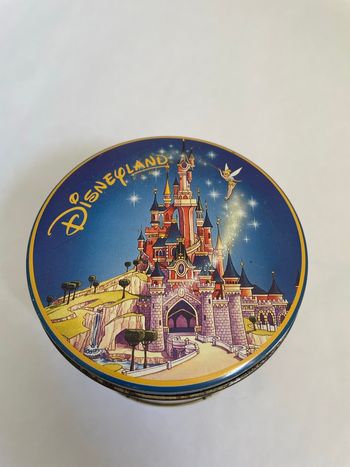 Boite metal vintage Disneyland paris 