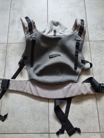 Porte bébé HoodieCarrier 2