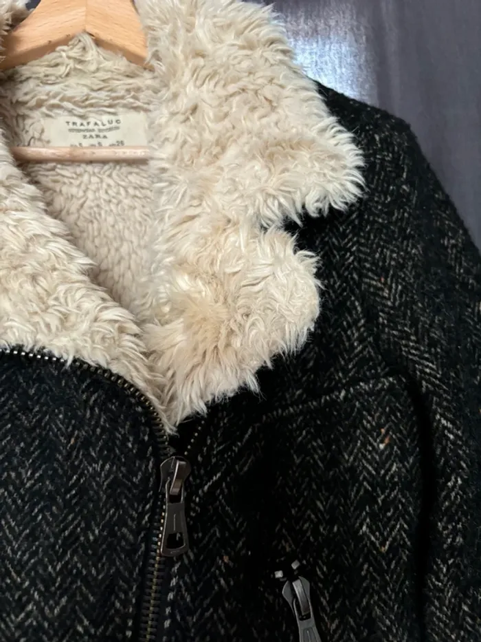 Manteau avec fourrure à l’intérieur - photo numéro 4