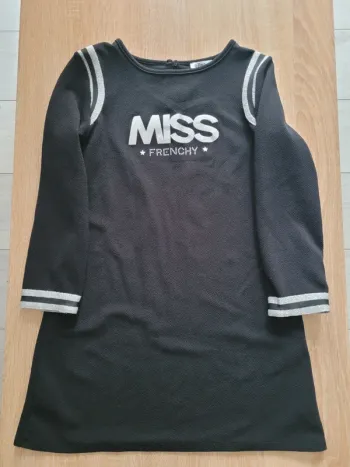 Robe 8 ans Neuve sans etiquette