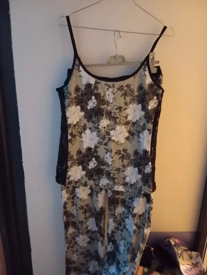 Pyjama femme taille M fleuri