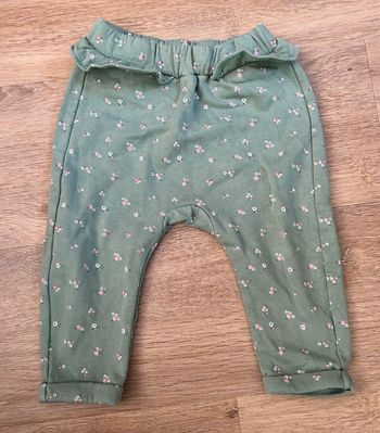 Pantalon à fleurs