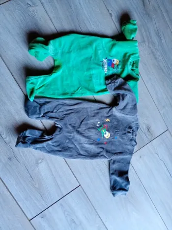 Lot pyjamas mixte neuf hiver 3 mois