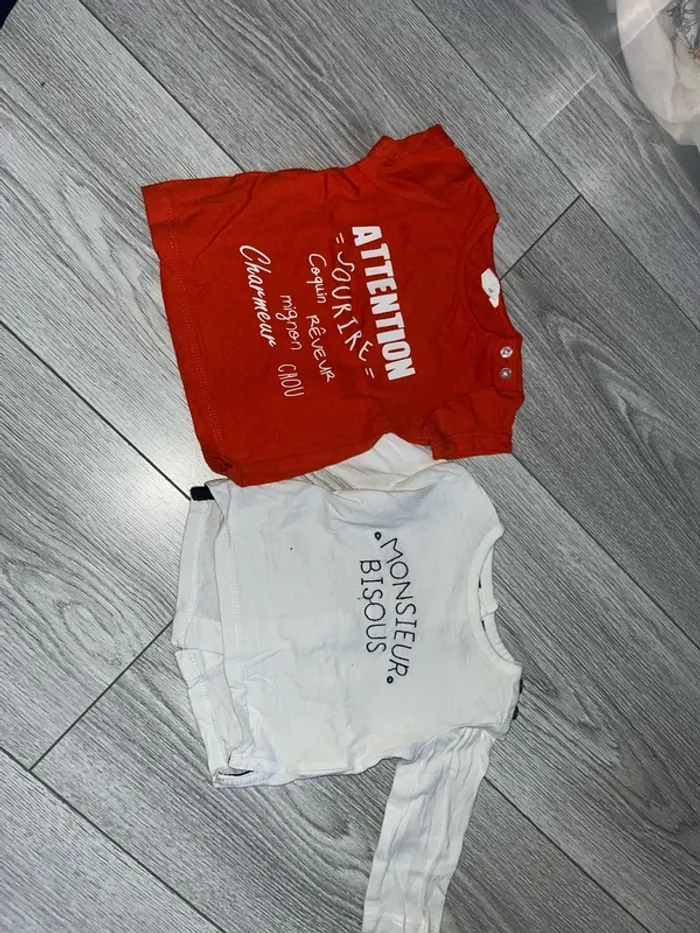 Lot de 2 tshirts 1 mois