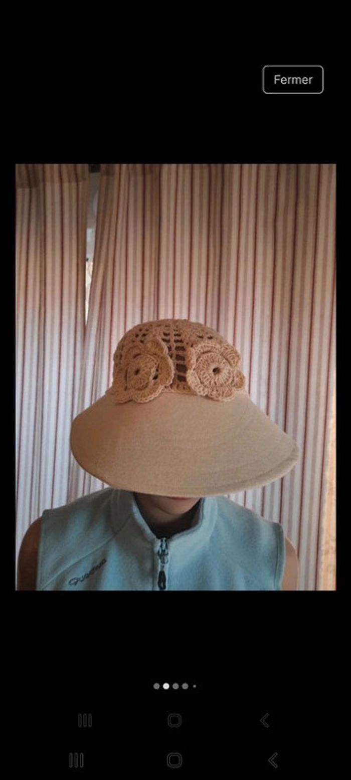 Joli Chapeau beige tricoté en coton/lin fait main