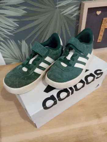 Baskets adidas vertes taille 31