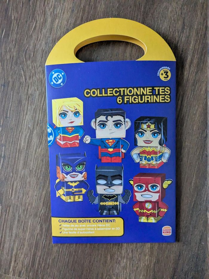 Figurine carton Batgirl burger king neuve - photo numéro 2
