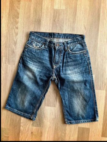Très beau short en jeans kaporal taille 12 ans