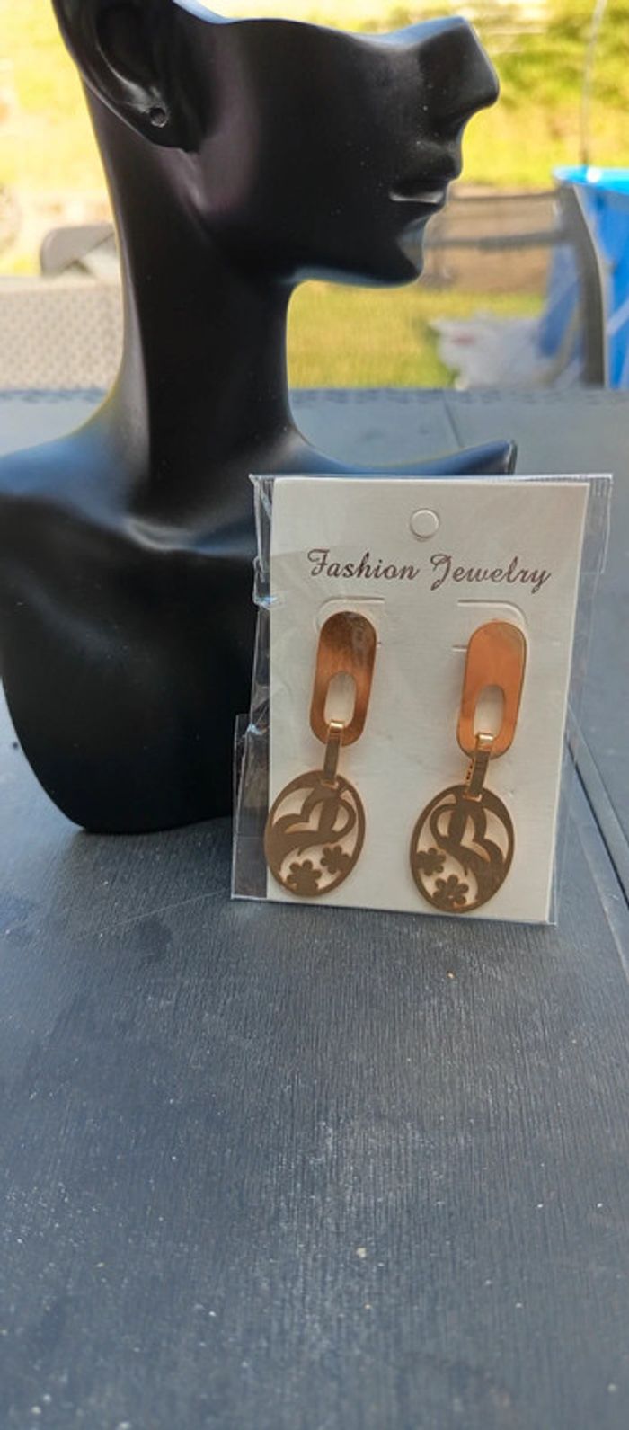 Boucles d'oreilles rondes a motifs femme - photo numéro 2