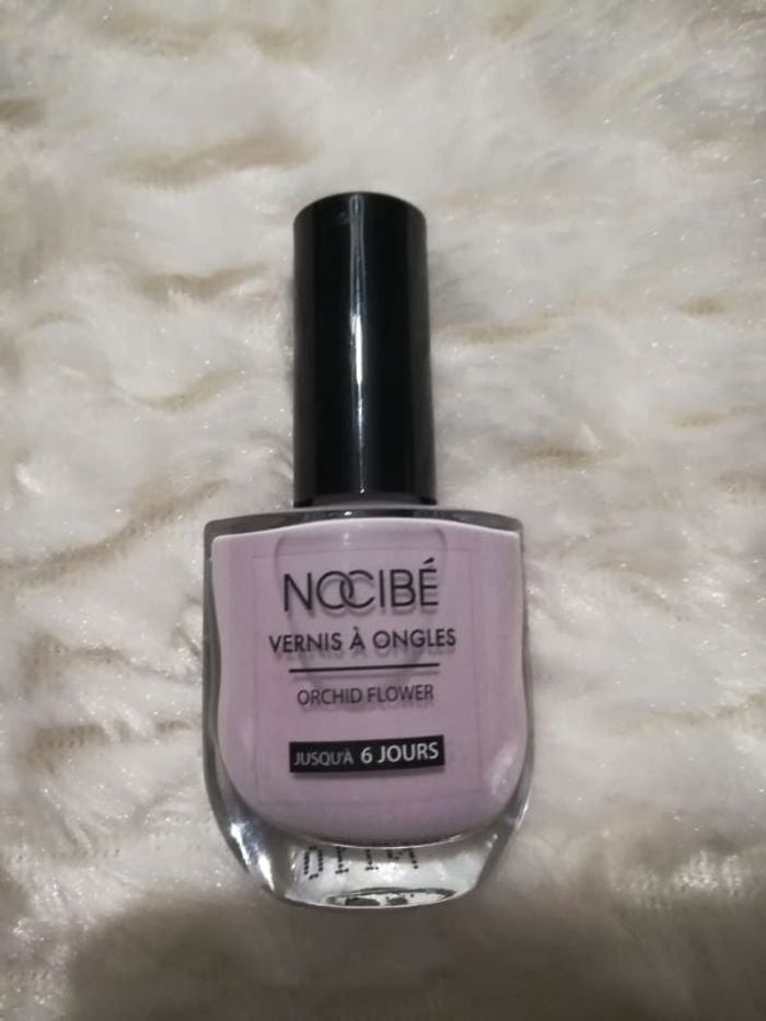 Vernis à ongles Nocibé neuf.