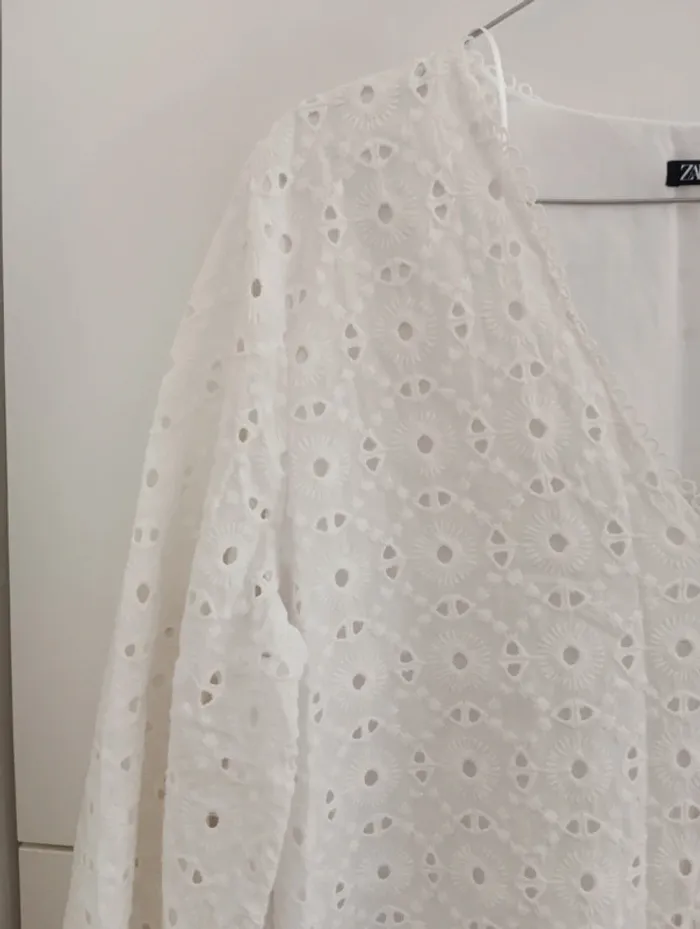 Robe blanche Zara broderie anglaise taille L - photo numéro 5