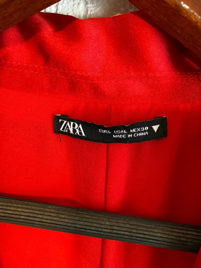 Robe satin rouge Zara taille L 40 - photo numéro 3