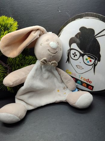 Doudou plat Lapin beige blanc étoiles Sucre d'Orge doré noeud Marron Rond 