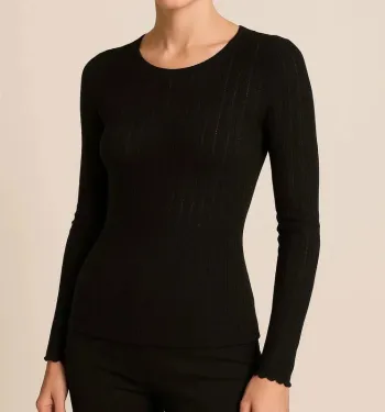 Pull noir en maille ajourée avec détails élégants, manches longues , Costes Taille S