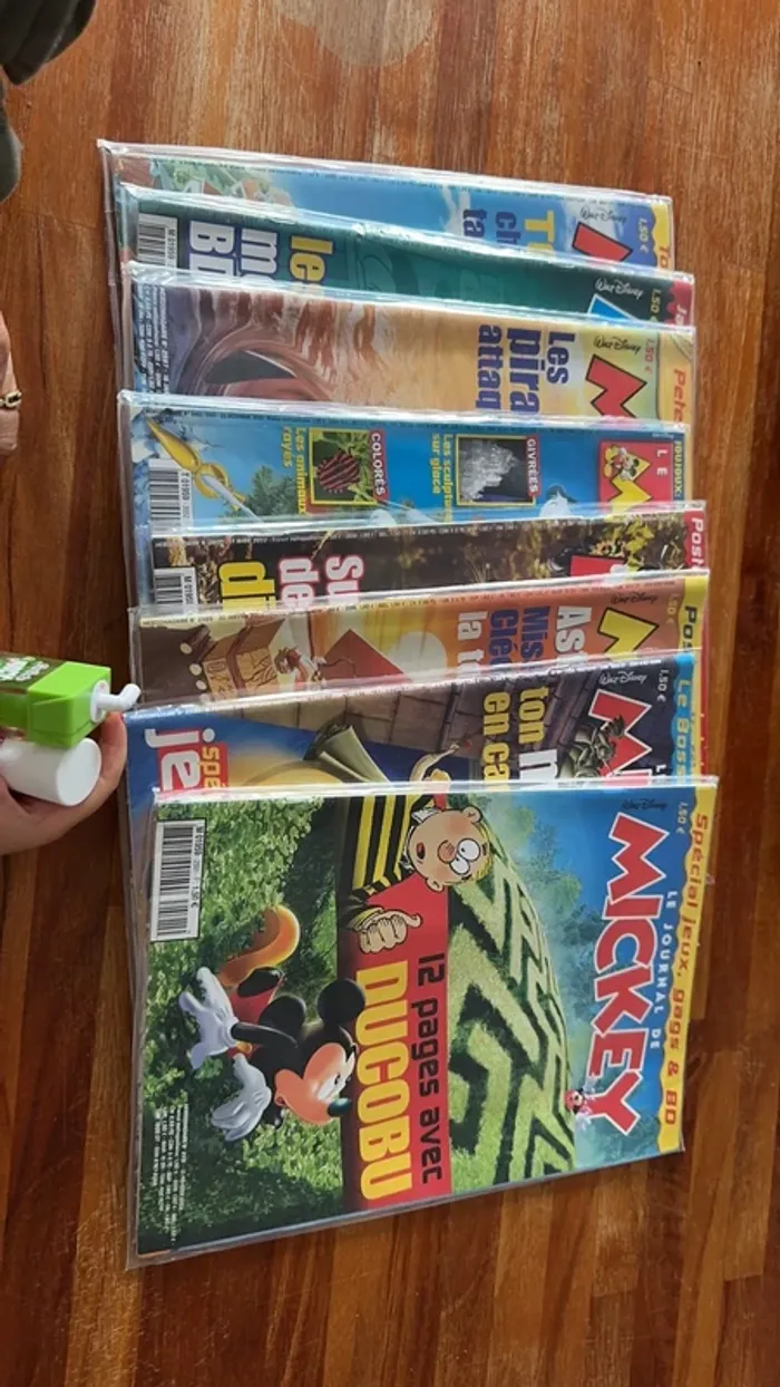 Lot de 8 magazines le journal de Mickey