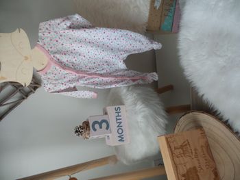 Jolie pyjama fin rose fleurie ouverture pression sur l'avant in extenso fille 62cm