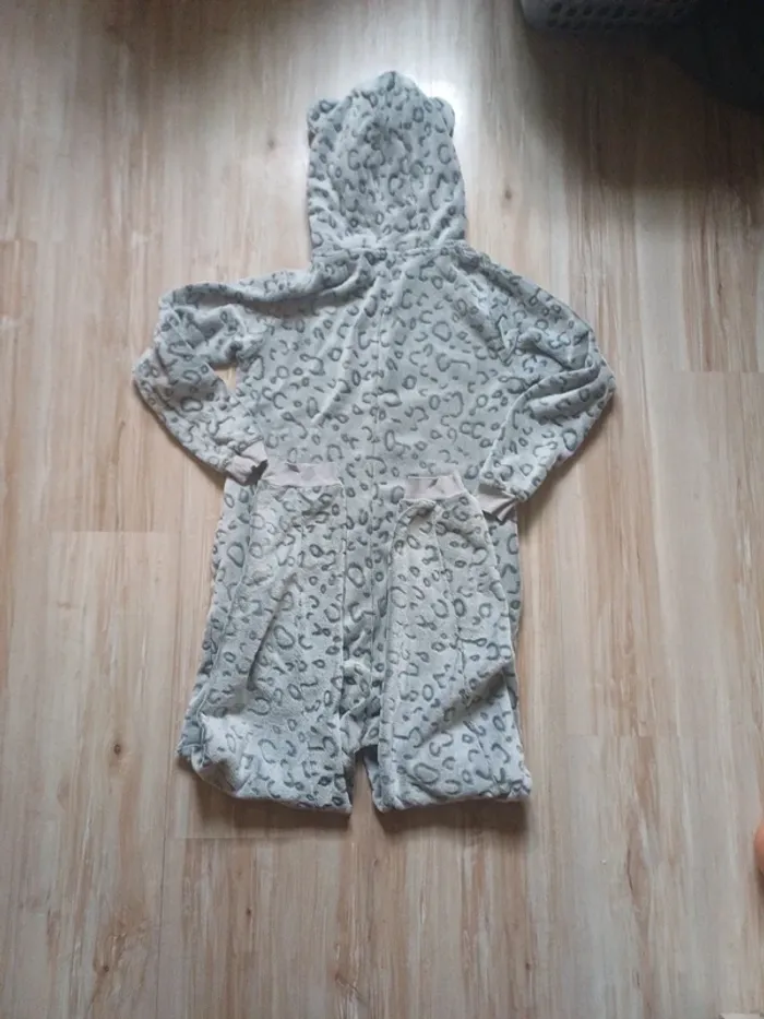 Combi Pyjama chaud une pièce leopard taille S - photo numéro 6