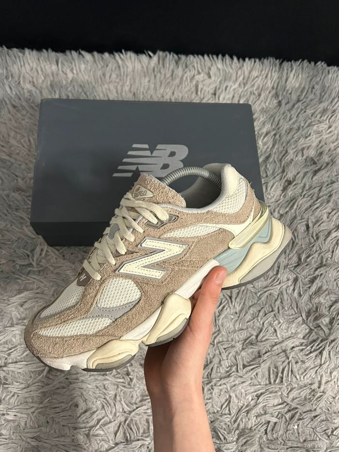 New Balance 9060 Driftwood  Marron Taille 38.5