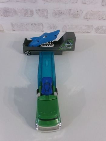 Camion Hot Wheels requin