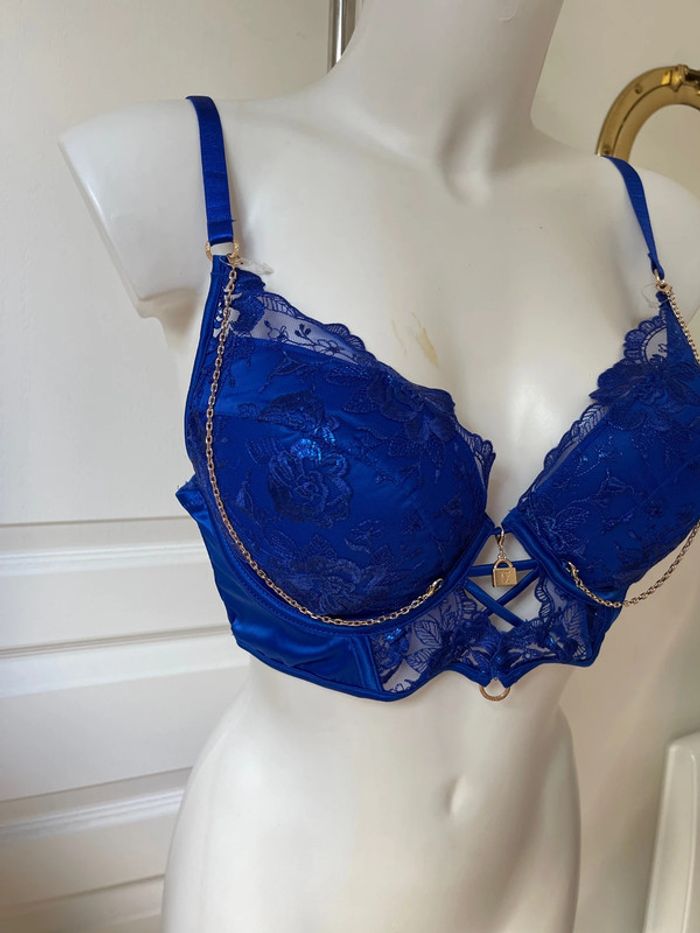 Soutien-gorge bleu - photo numéro 9