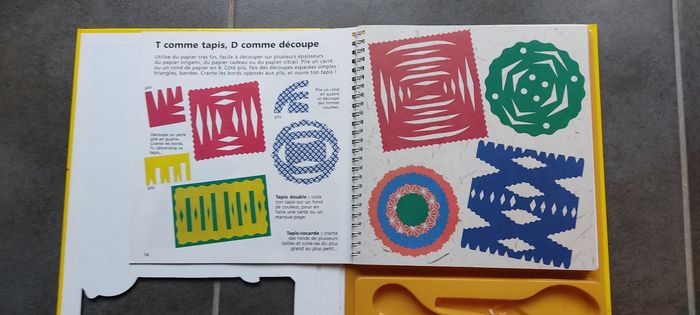 Livre mes 10 petits doigts papiers découpés - photo numéro 2