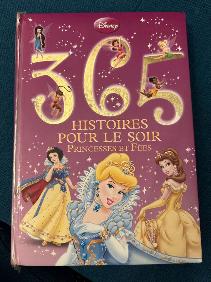 Grand livre 365 histoires pour le soir princesses et fées Walt Disney Hachette Jeunesse