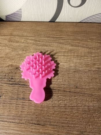 Brosse pour poupée