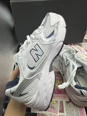 Baskets New Balance 530 pointure --42.5