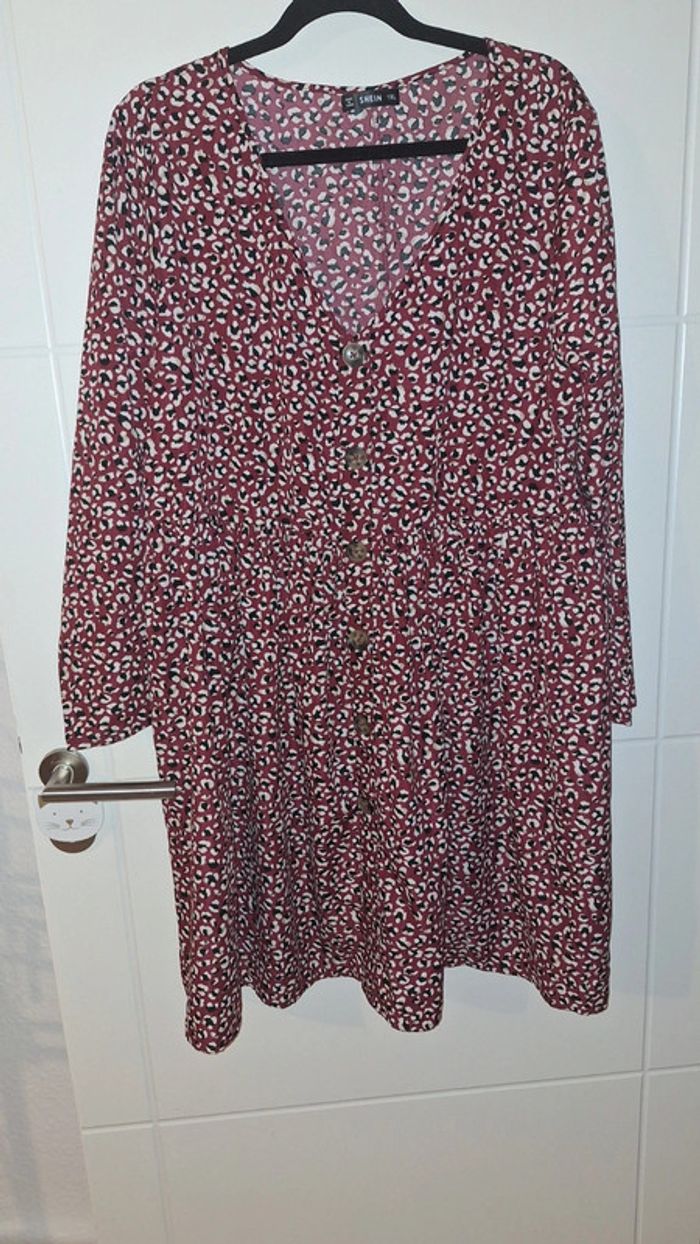Robe bordeaux motifs léopard 🐆