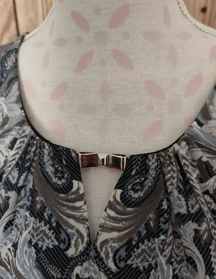 Robe sans manches - Motifs et Tissu Fluide- Taille 40 - photo numéro 4