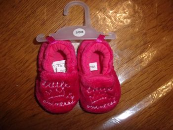 Chaussons fille 3-6 mois neuf