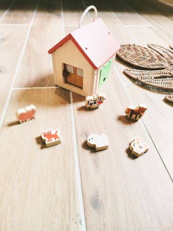 🏠Grange/ ferme d'éveil avec portes et animaux en bois