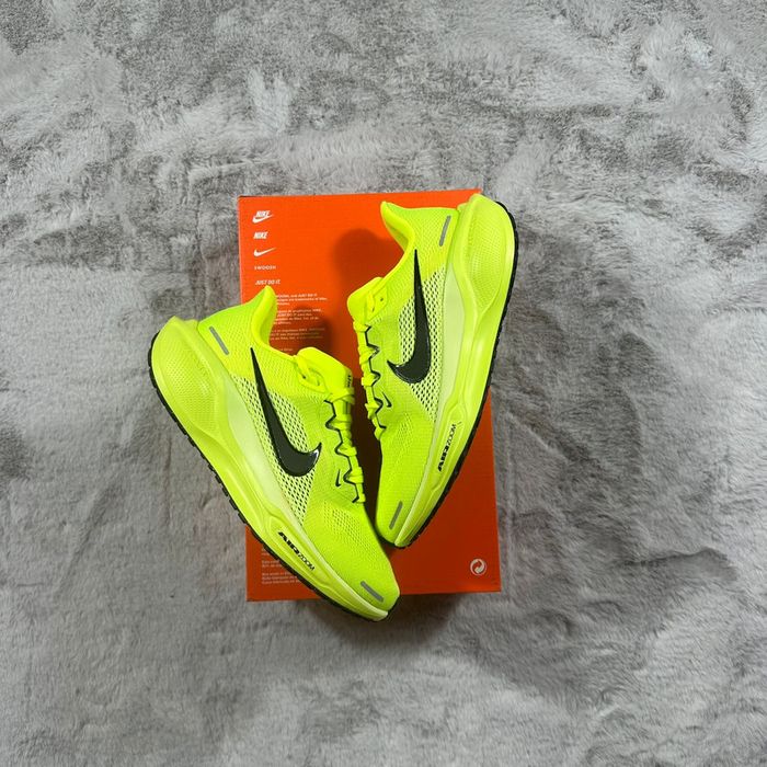 Nike Air Zoom Pegasus 41 « Volt Black-Barely » pointure 38.5