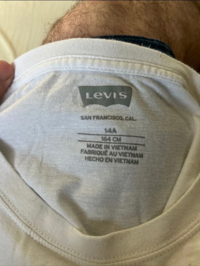 T-shirt Levi’s, bon état - photo numéro 3