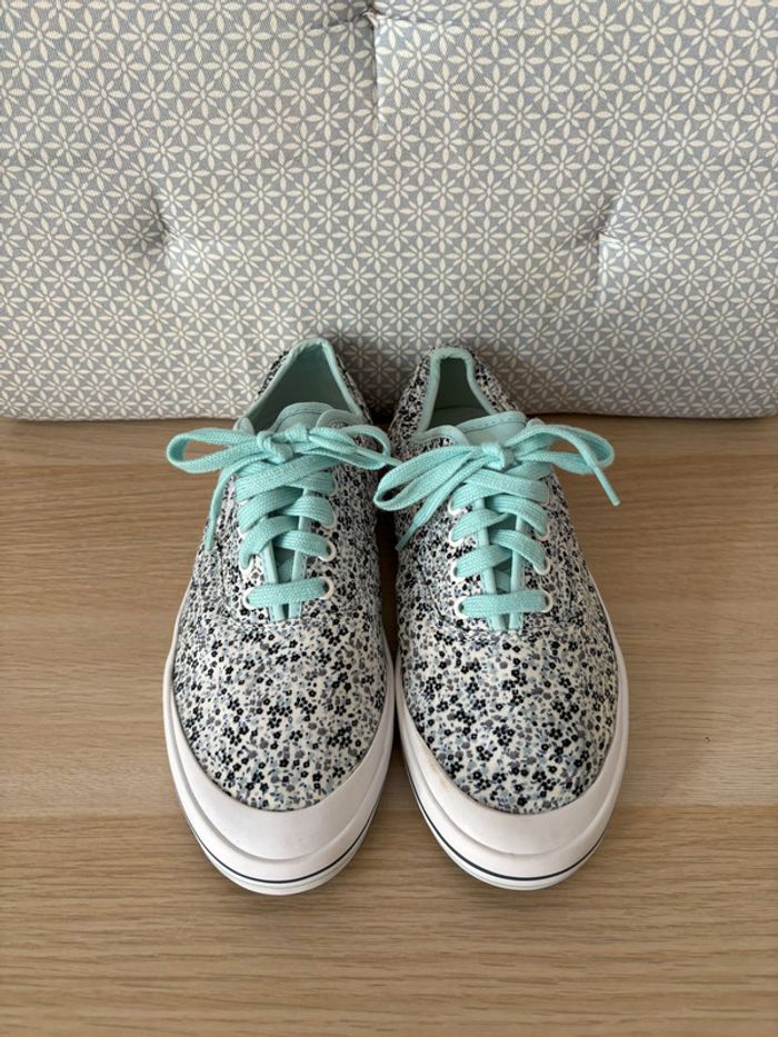 Paire de Baskets Tissu Fleuri "Le Coq Sportif" Taille 37 - photo numéro 3