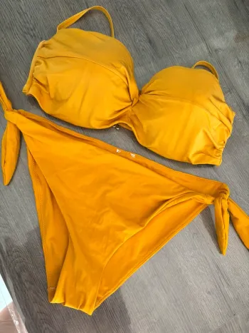 Maillot de bain couleur moutarde t42