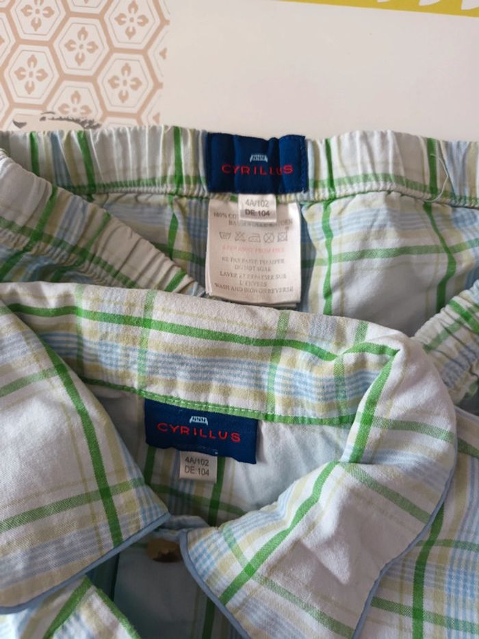 Pyjama/pyjashort 2 pièces taille 4 ans - photo numéro 3