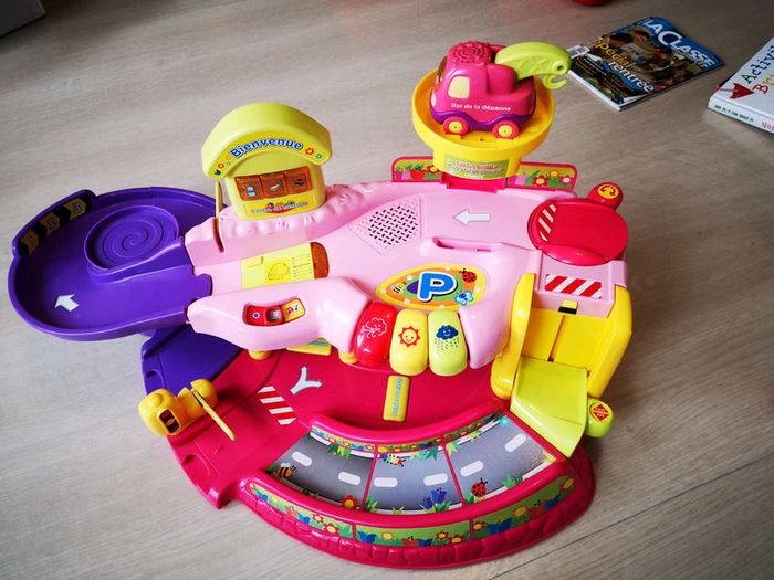 Garage tut tut bolides +2 véhicules