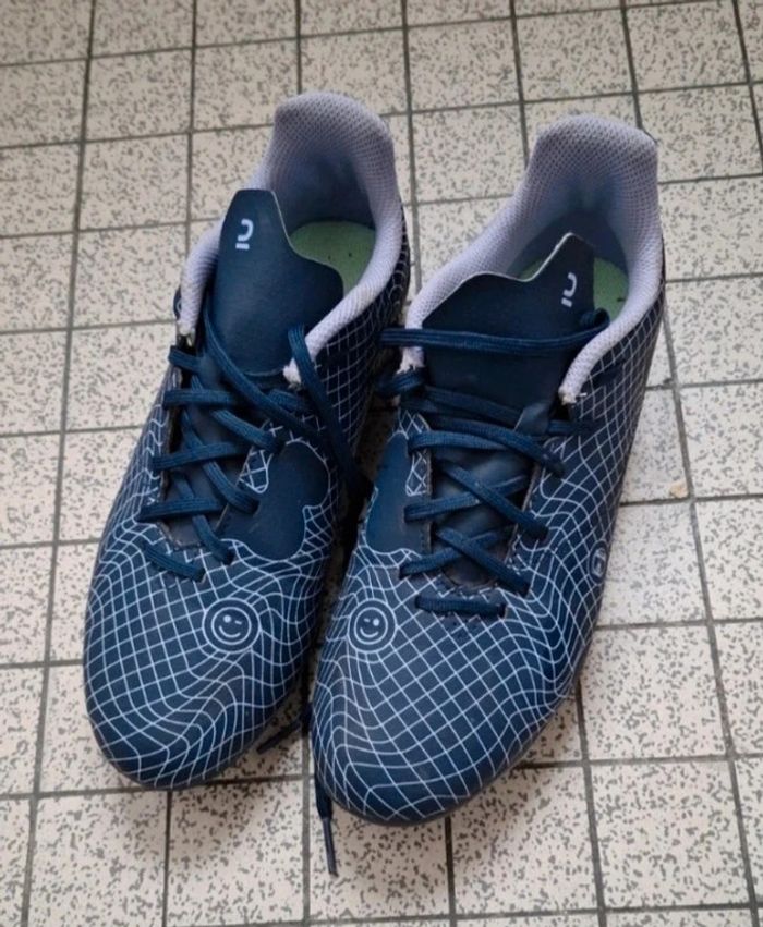 Chaussure de foot taille 37 - photo numéro 2