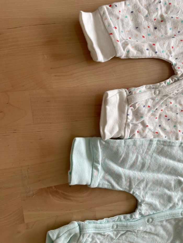 Lot 1 mois bodie ML + 3 pijamas - photo numéro 9