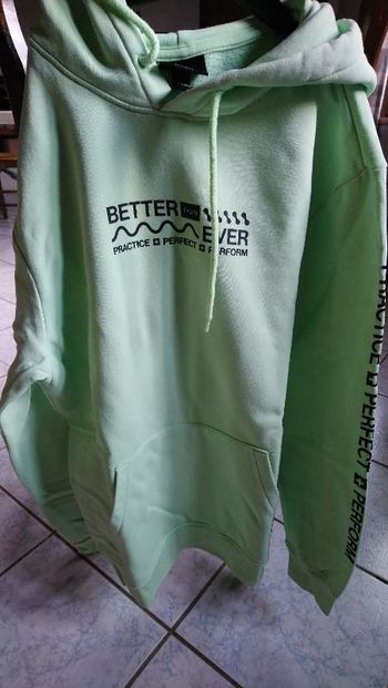 sweat avec inscription