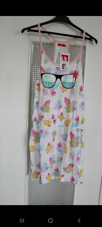 Robe tissaia neuf taille 16 ans