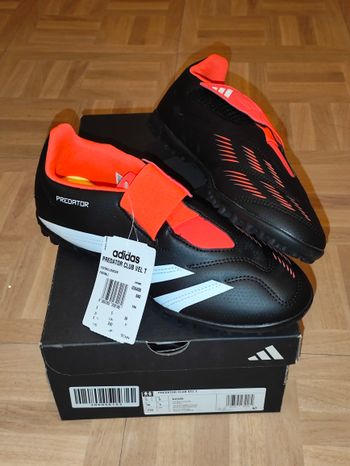 Magnifiques chaussures foot adidas predator taille 38